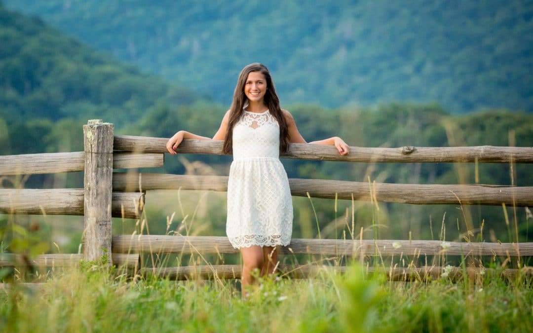 Cinemagraph Senior Portrait With Bubbles